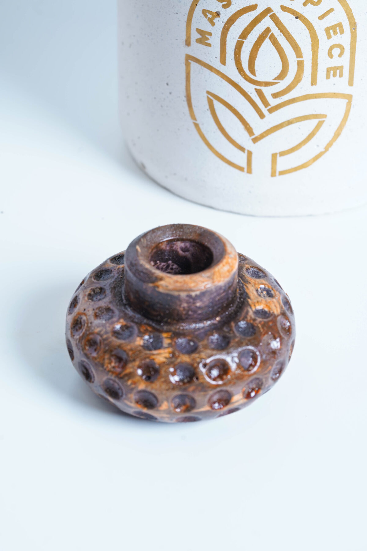 وعاء حجر لصب الشمع – شمعدان